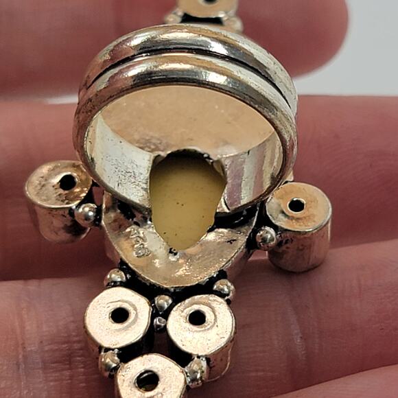 Vintage Carved Face Ring with Peridot Accents,  Silver Jewelry - Picture 5 of 10